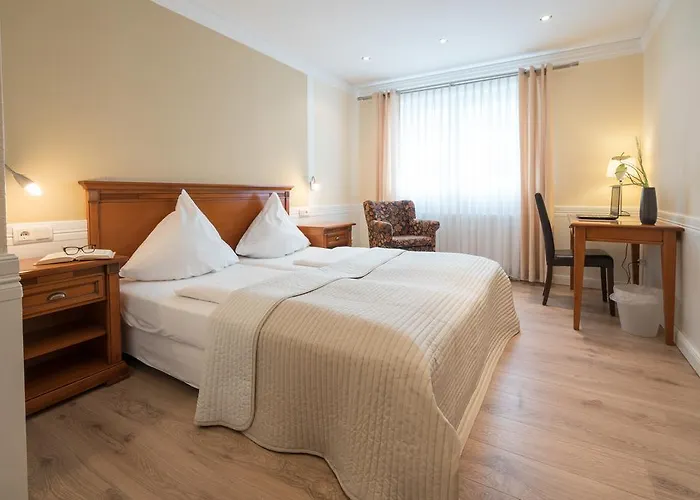 'zum Augarten' Otel 3*